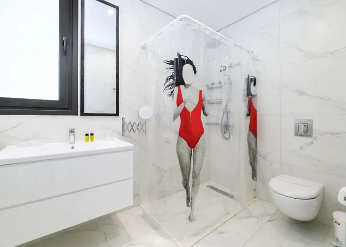 By The - Emerald Seaview Villa *