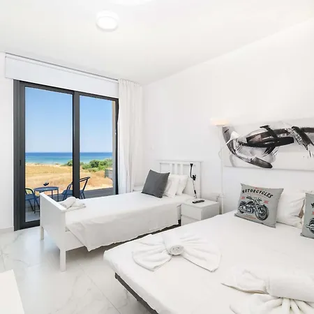 By The - Emerald Seaview * פרוטאראס