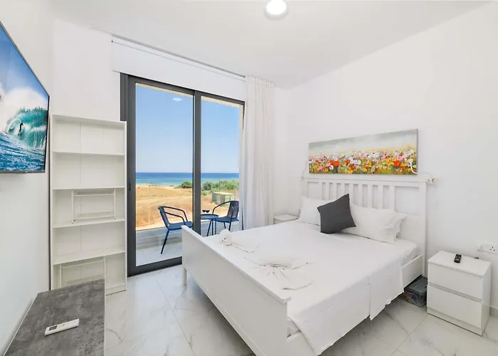 Vilă By The - Emerald Seaview Protaras